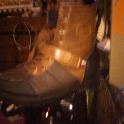 Ladies 7 Tommy Hilfiger Snow Boots Thumbnail