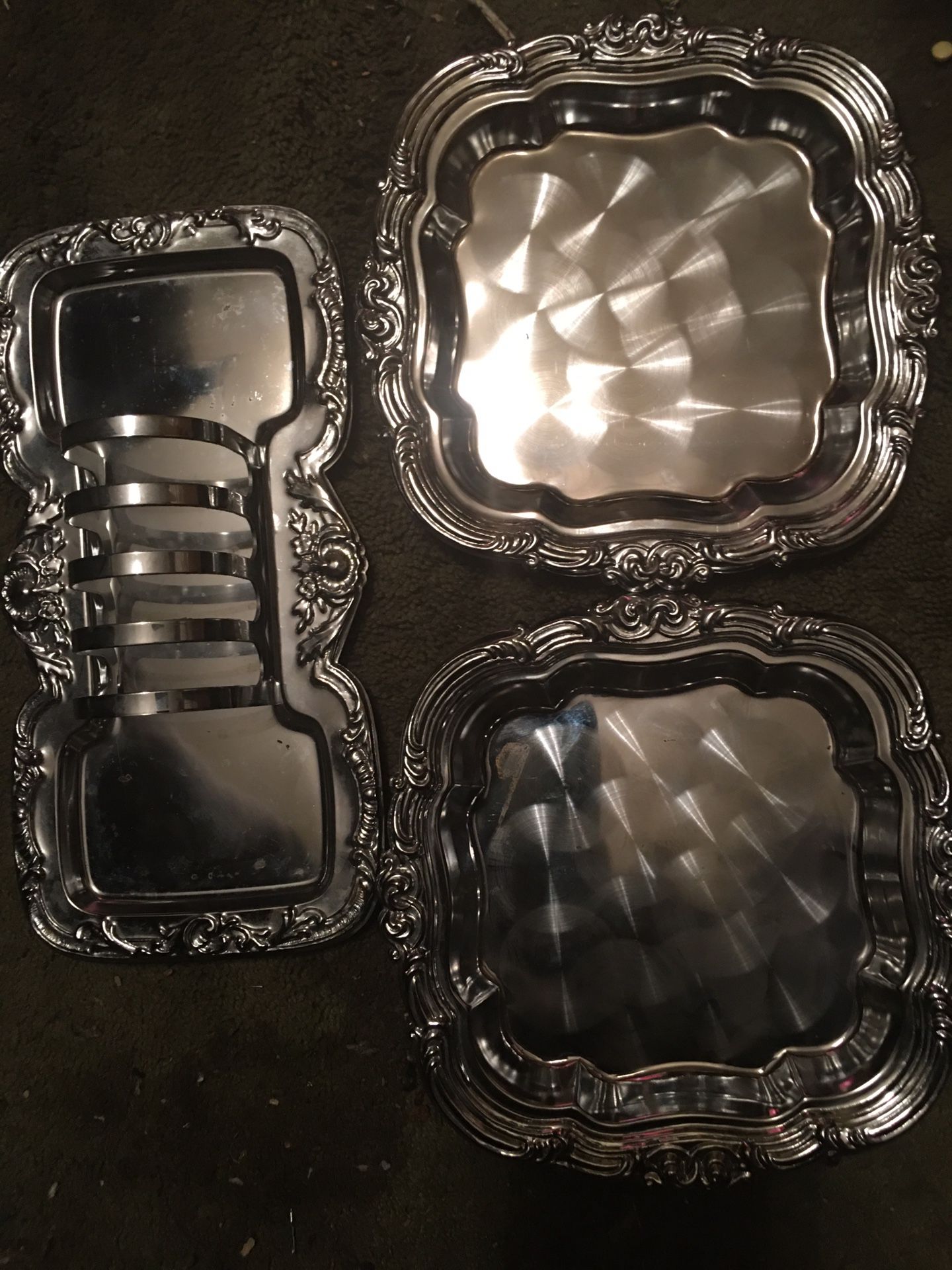 BRAND NEW SILVER PLATED BREAD DISH AND PLATE HOLDER $20.00