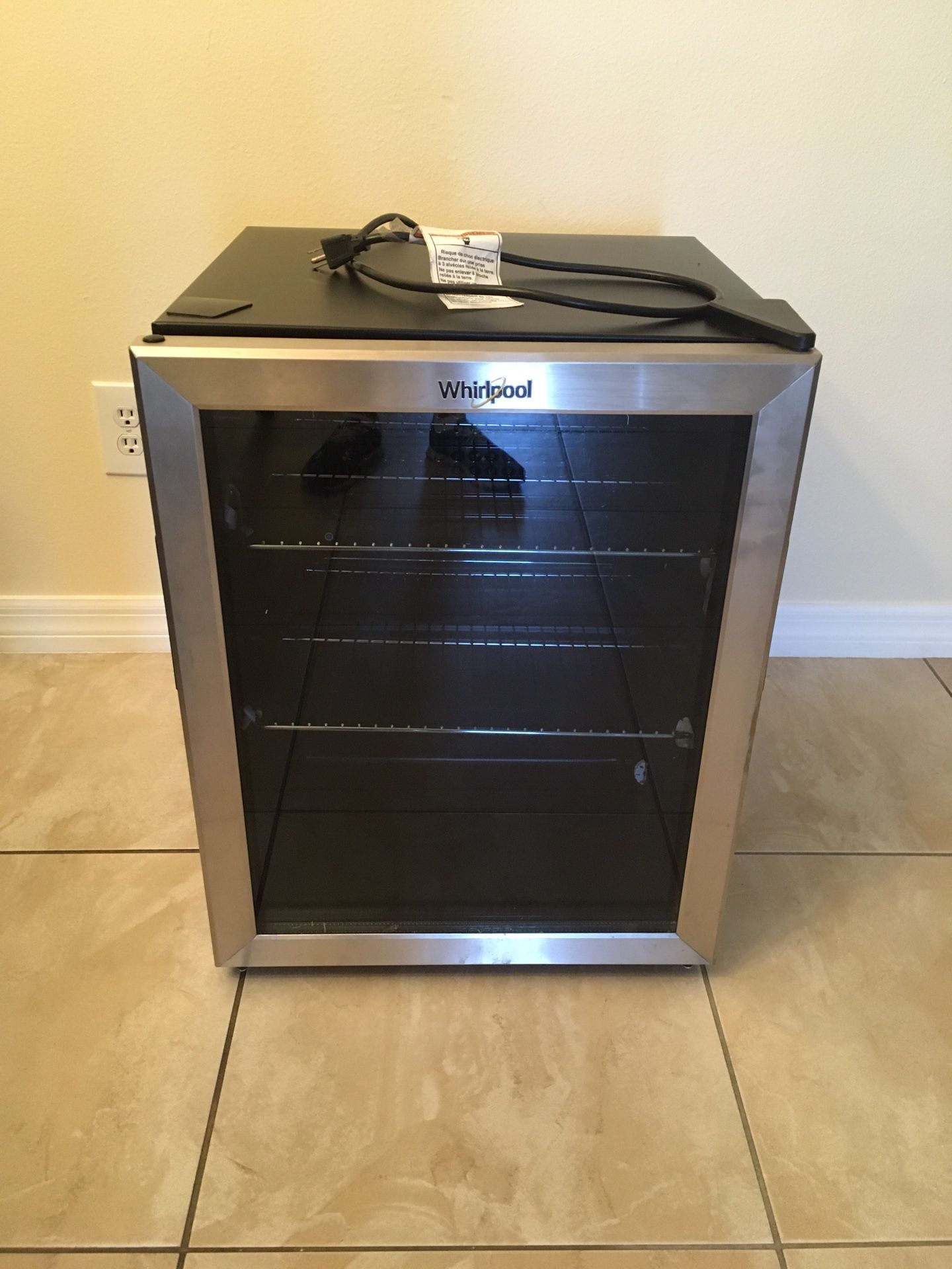Whirlpool mini fridge beverage cooler for Sale in Orlando, FL OfferUp