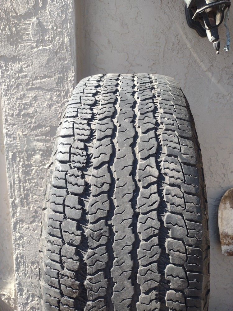Used Tires 85% Wrangler Pair