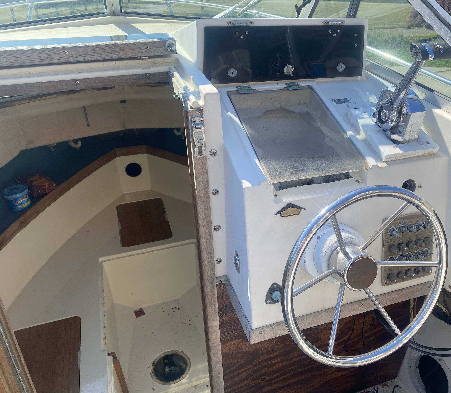 1984 Grady White Seafarer 22