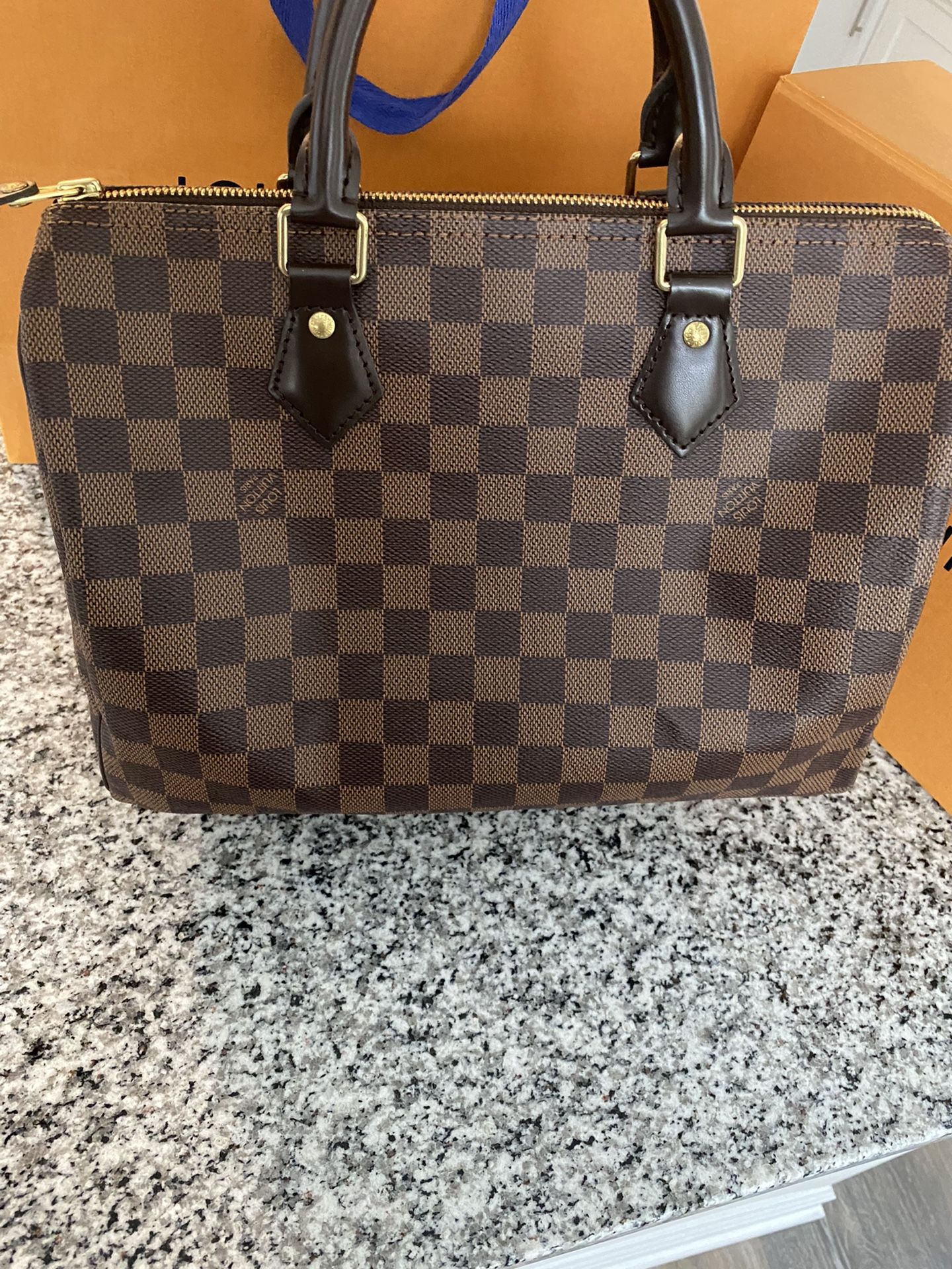 Like-New Authentic LOUIS VUITTON Speedy 30