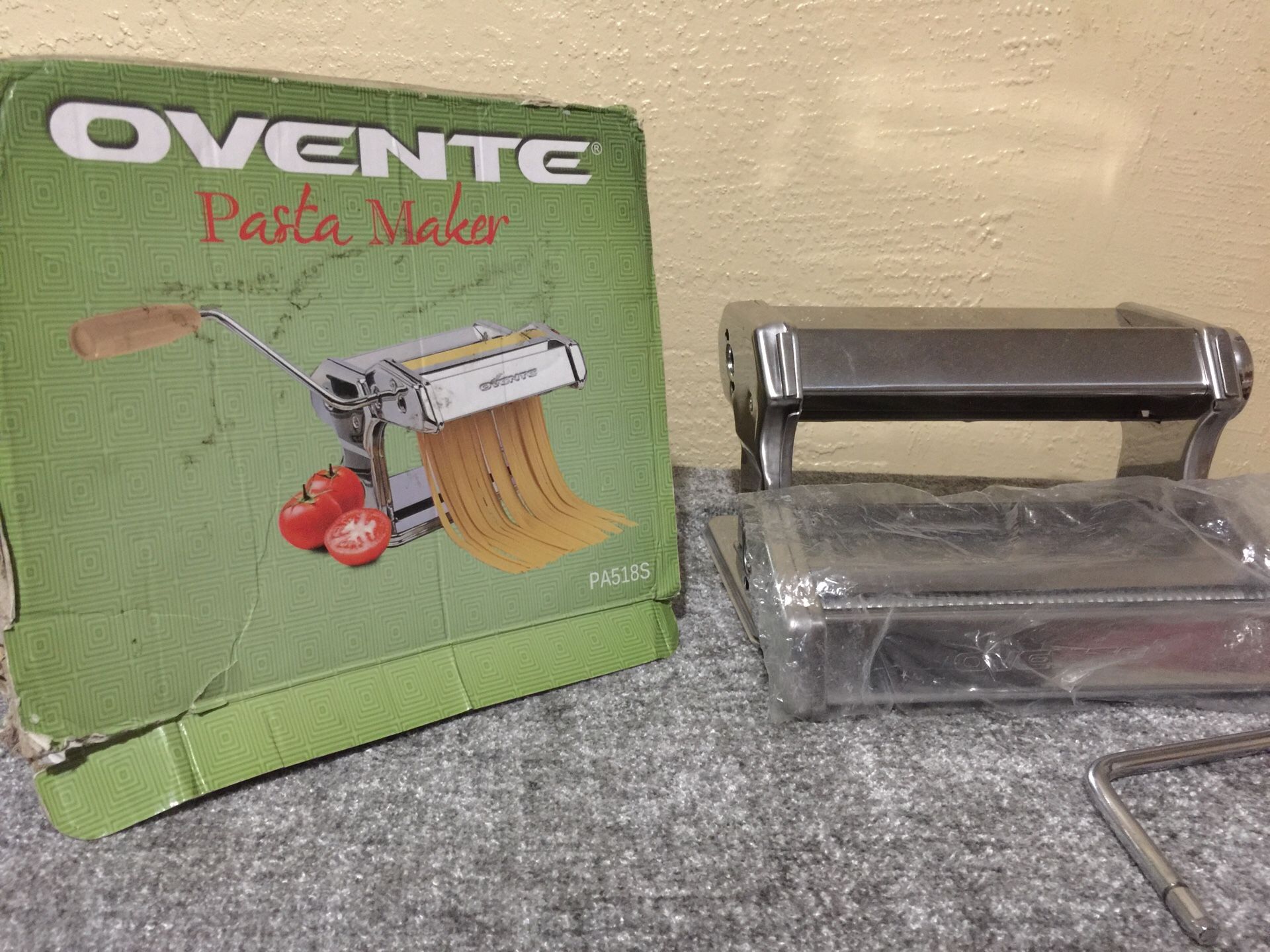 Ovente pasta maker