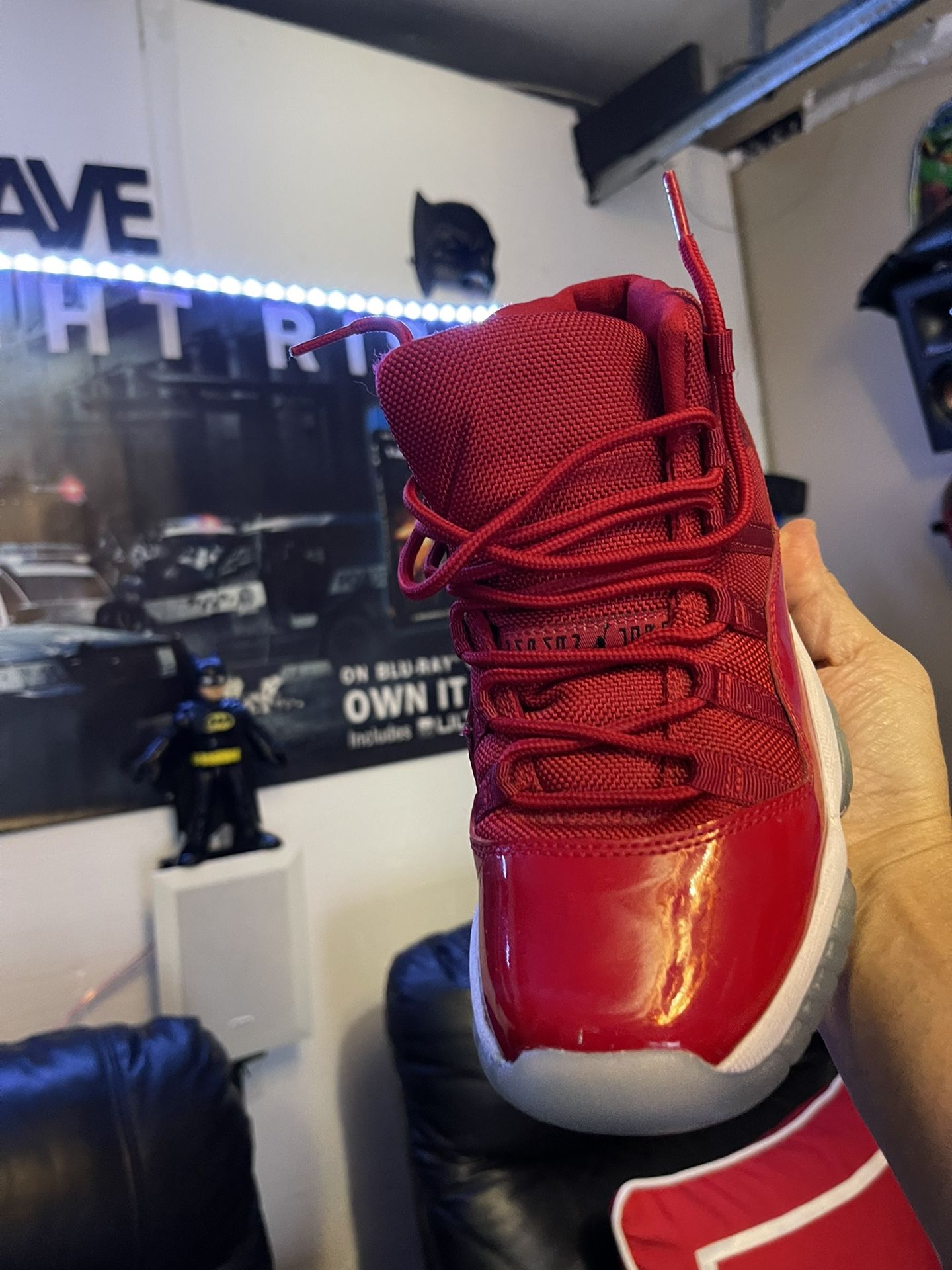 Jordan 11 Retro Win Like 96 Size … 4Y… No Box In Super Great Condition