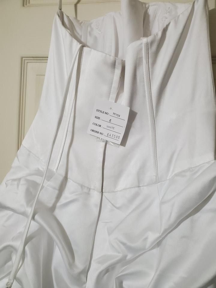 Wedding Dress Size 6 Never Worn