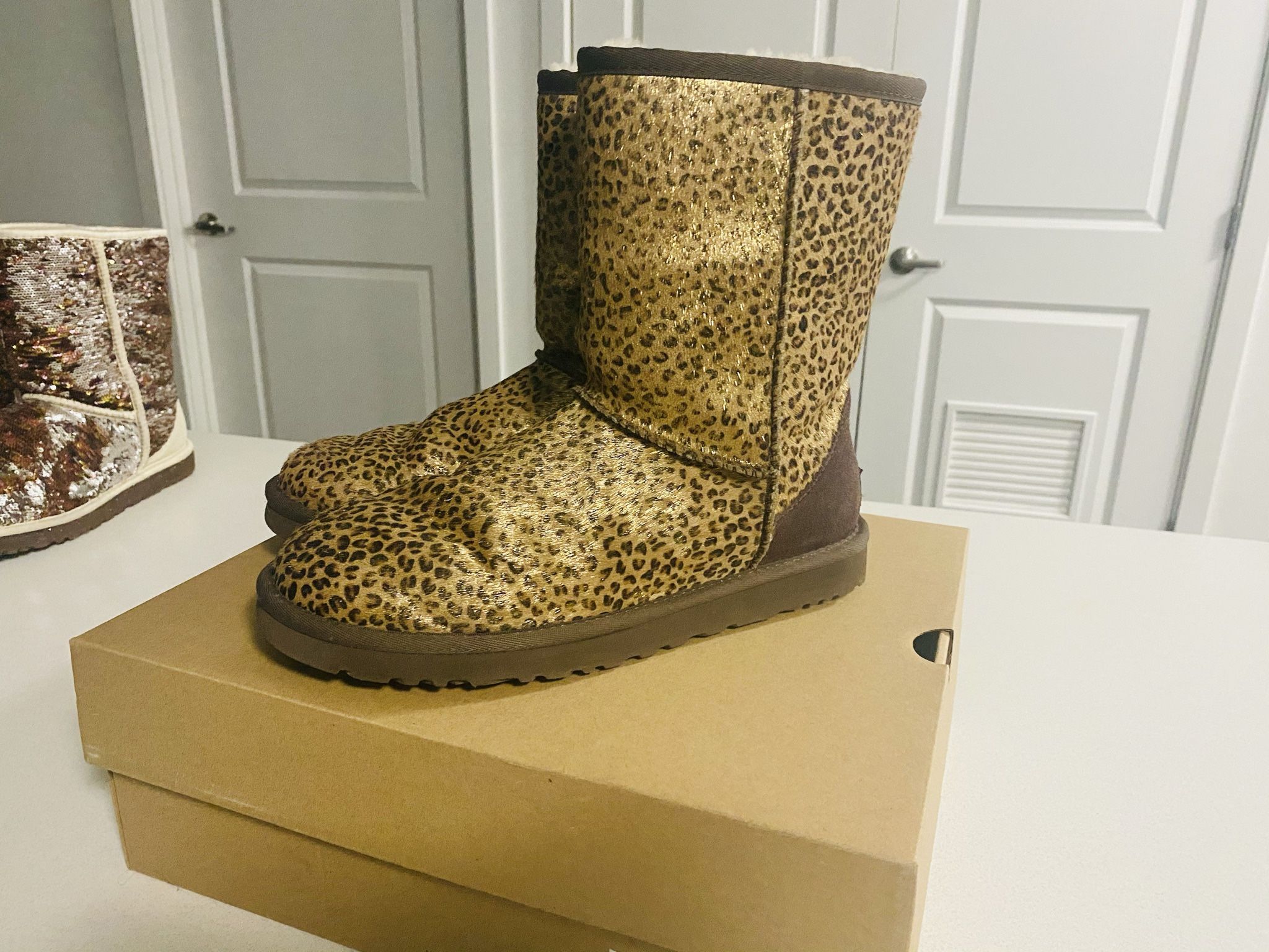 LIMITED EDITION GOLD LEOPARD UGG BOOTS SIZE 8 Women