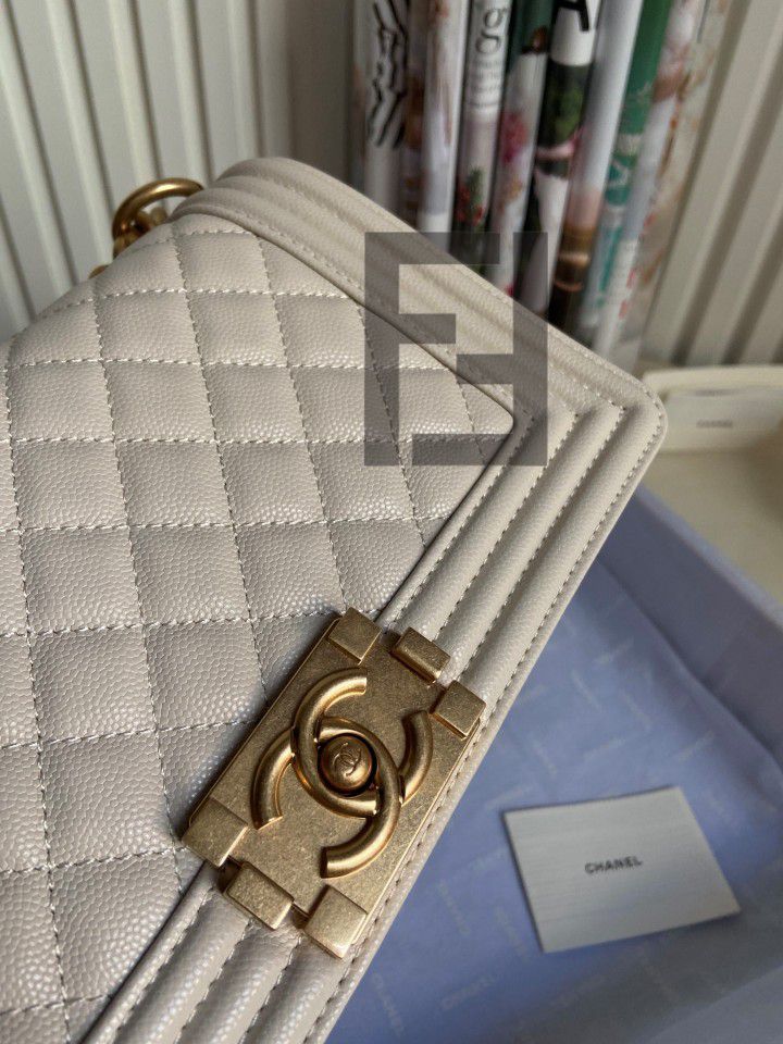 Chanel leboy bag 67086 25x15x10cm 12