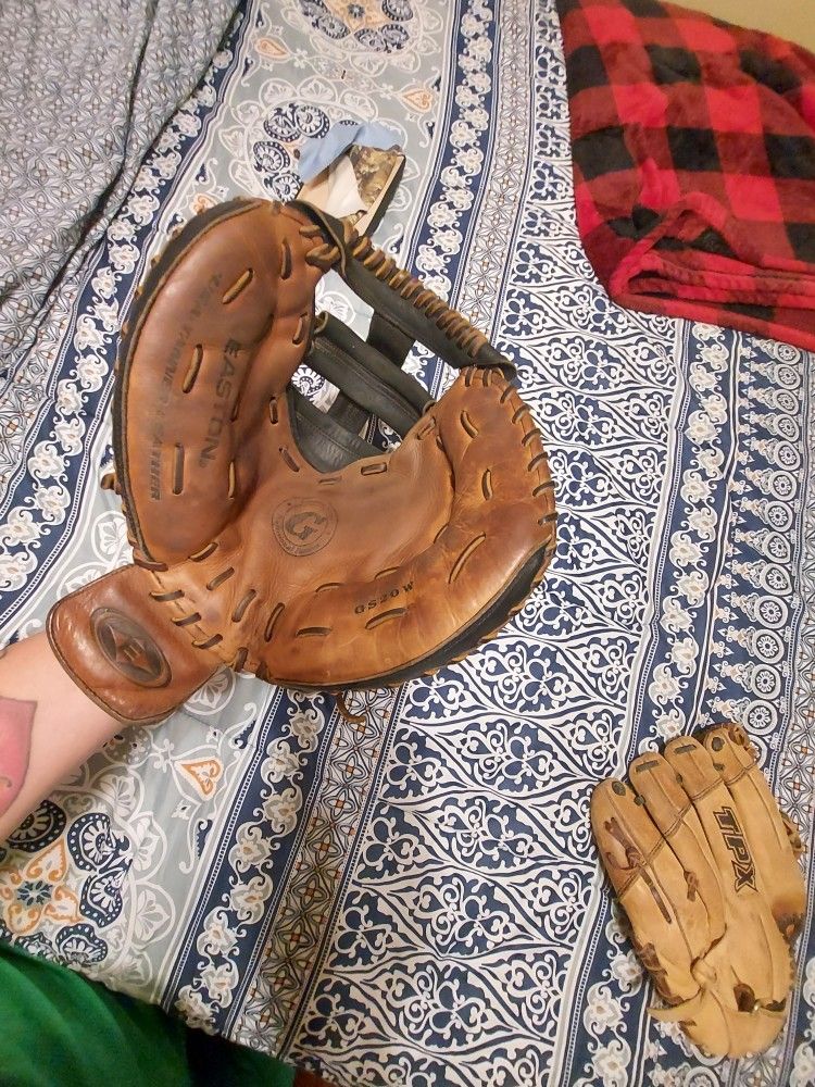 Girls Softball - GS20W CATCHERS GLOVE