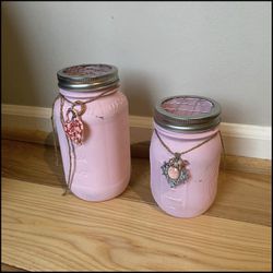Cute set of 2 Decorated mason Jars! Thumbnail
