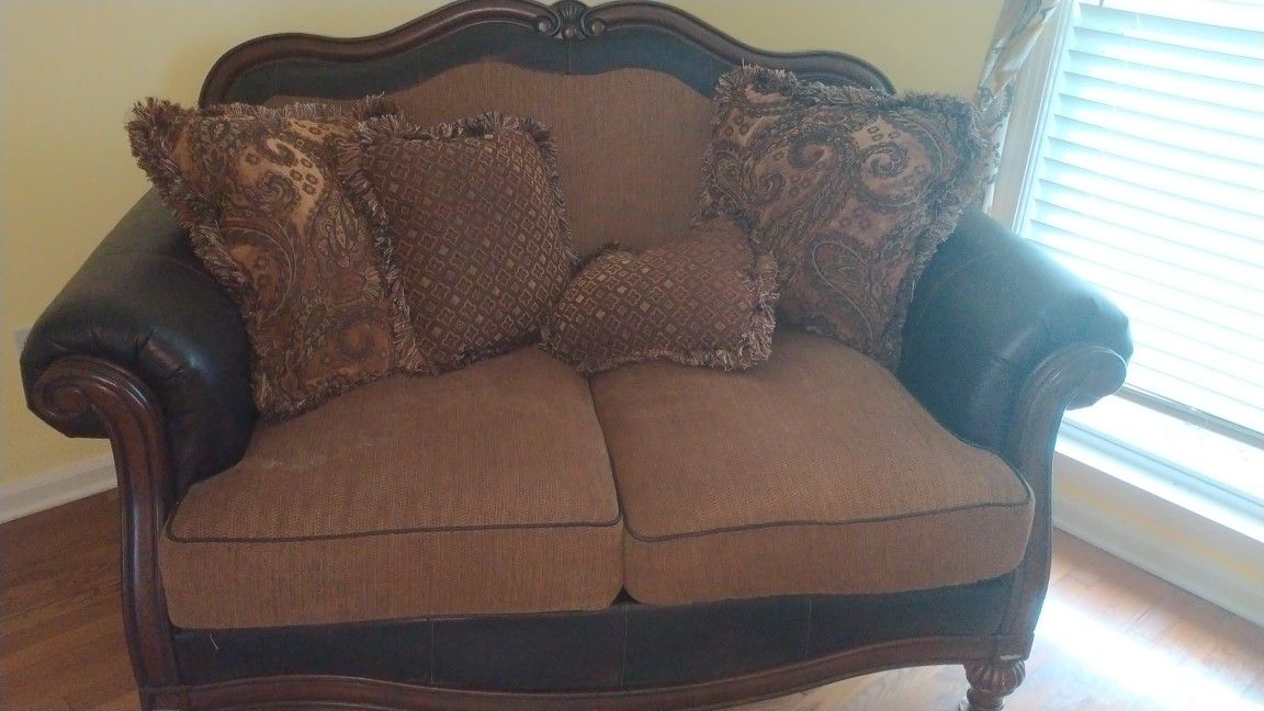Ashley Furniture Brown Mixed Fabric Deep Seated Living room Set