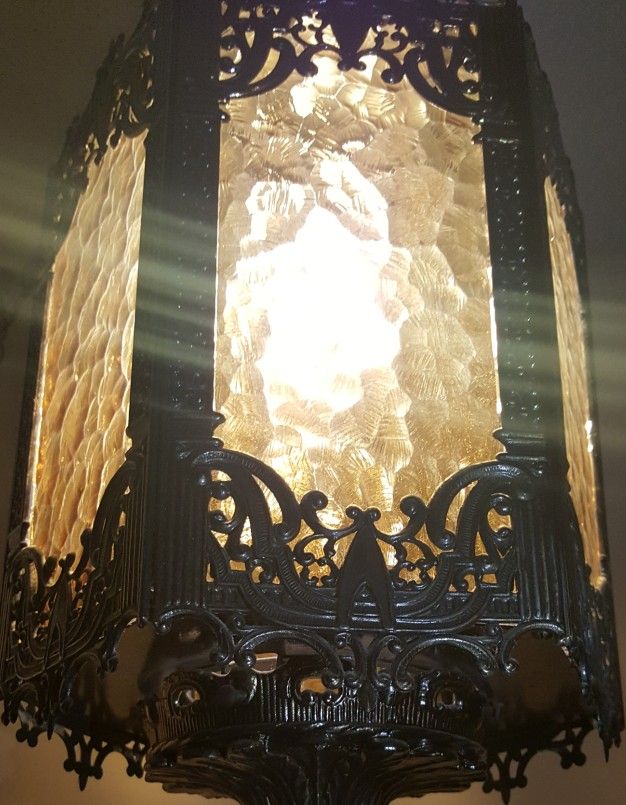 Vintage Gothic Style Pendant Light - Perfect Plug Light for a indoor Haloween Party