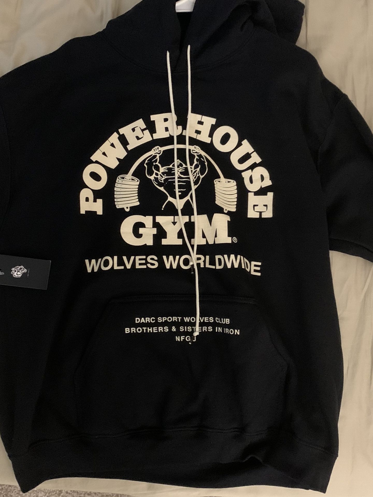 POWERHOUSE OF THE WOLVES CLASSIC HOODIEダルクスポーツ - パーカー