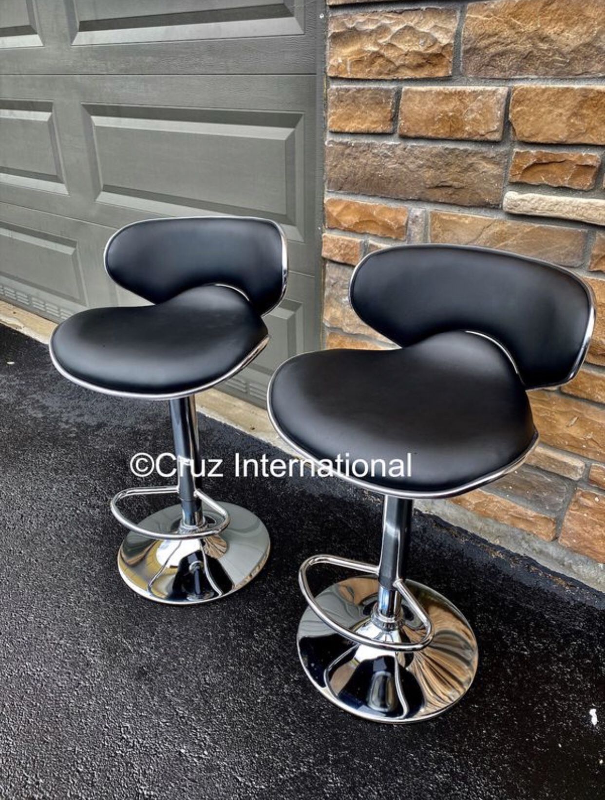 New 2 black stools