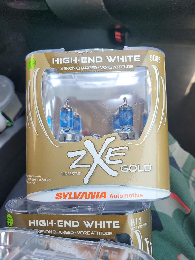 Zxe H13/ 9006 Headlight Bulbs