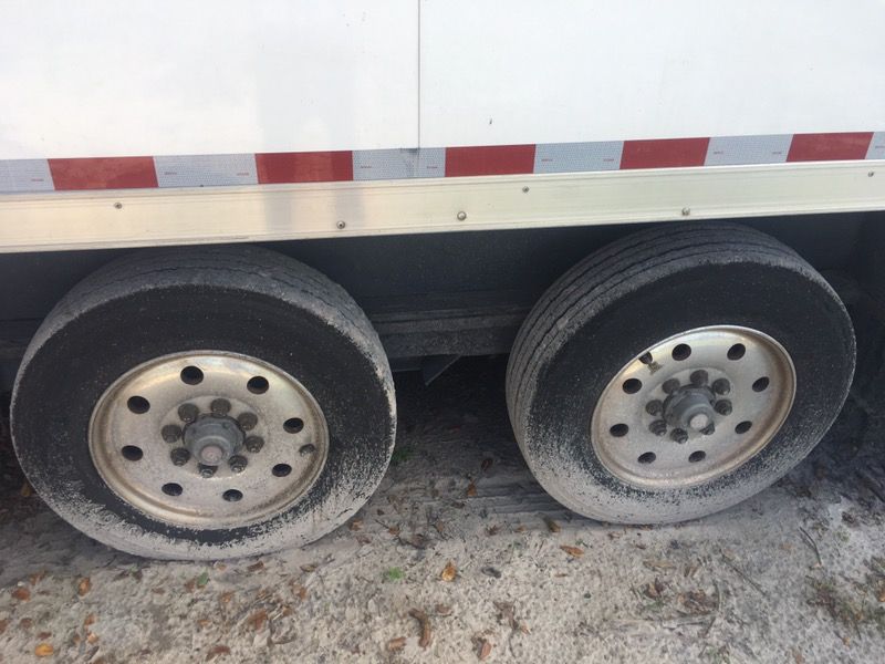 1999 enclosed trailer 2 cars