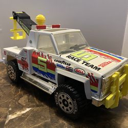 Vintage 1983 Large Tonka tow truck wrecker great condition colors Race Team 5. Measures 14” long.   Thumbnail