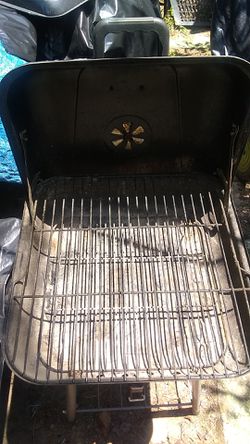 $25 expert Square charcoal grill 30 or best offer clean Thumbnail