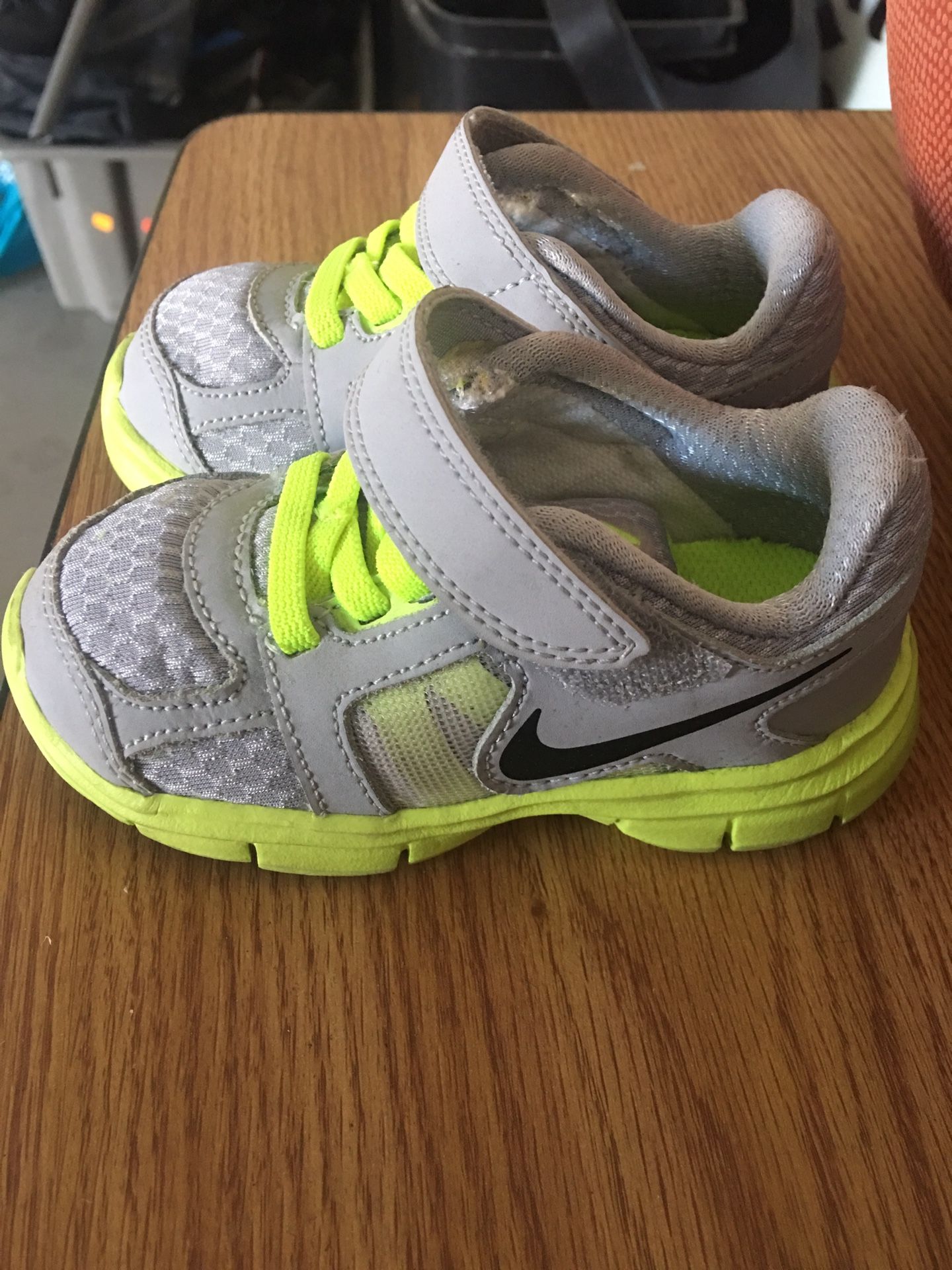 Children’s Nikes Size 6