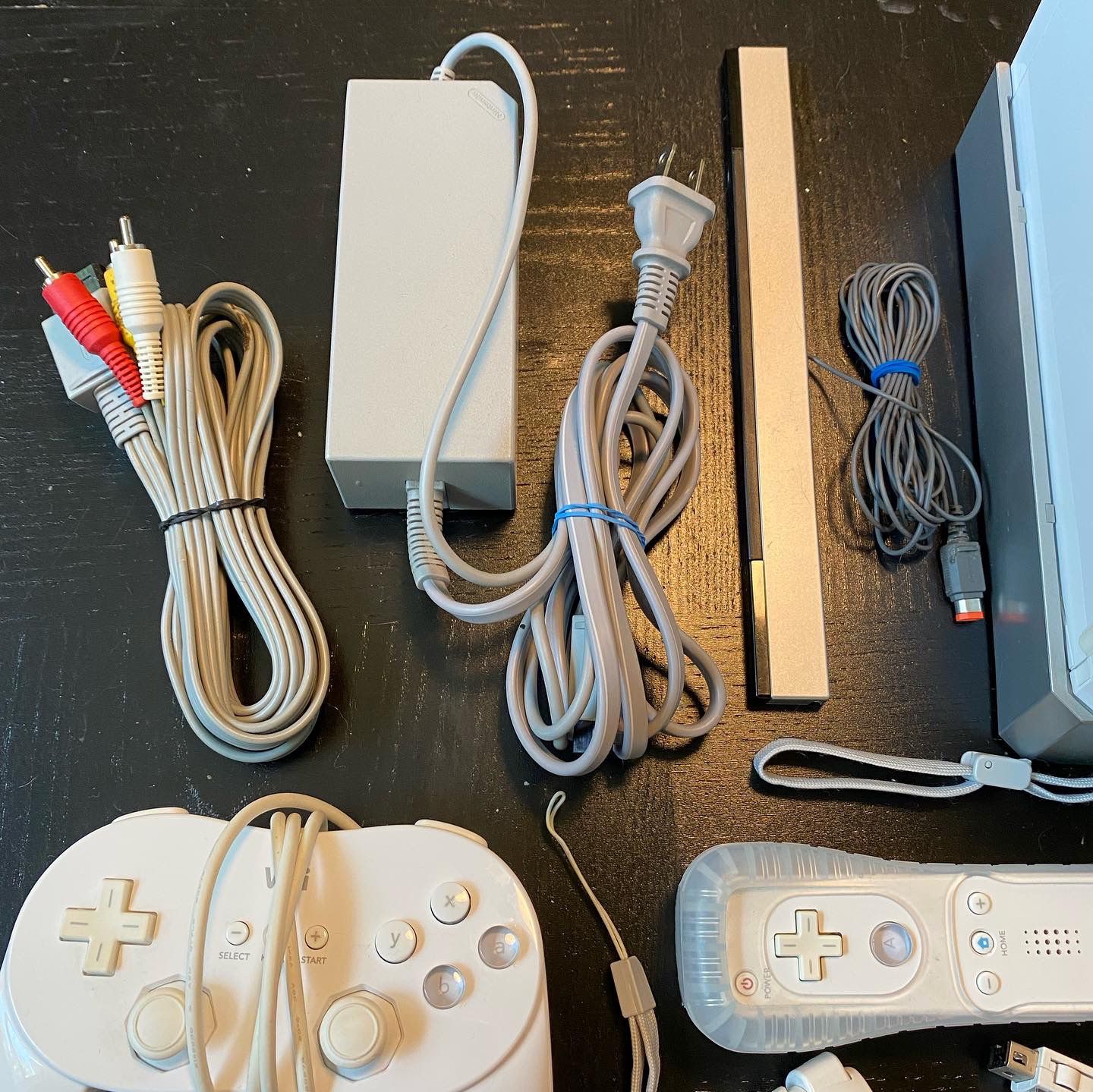 Nintendo Wii Console Bundle RVL-001 GameCube Compatible w/ Wii Sports Video Game