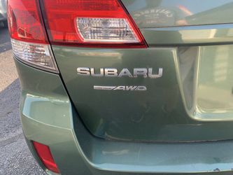 2011 Subaru Legacy Thumbnail