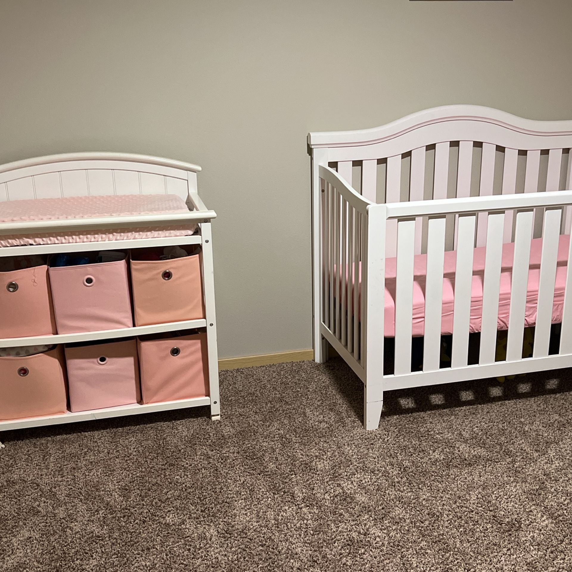 Crib And Changing Table Set for Sale in Everett, WA OfferUp