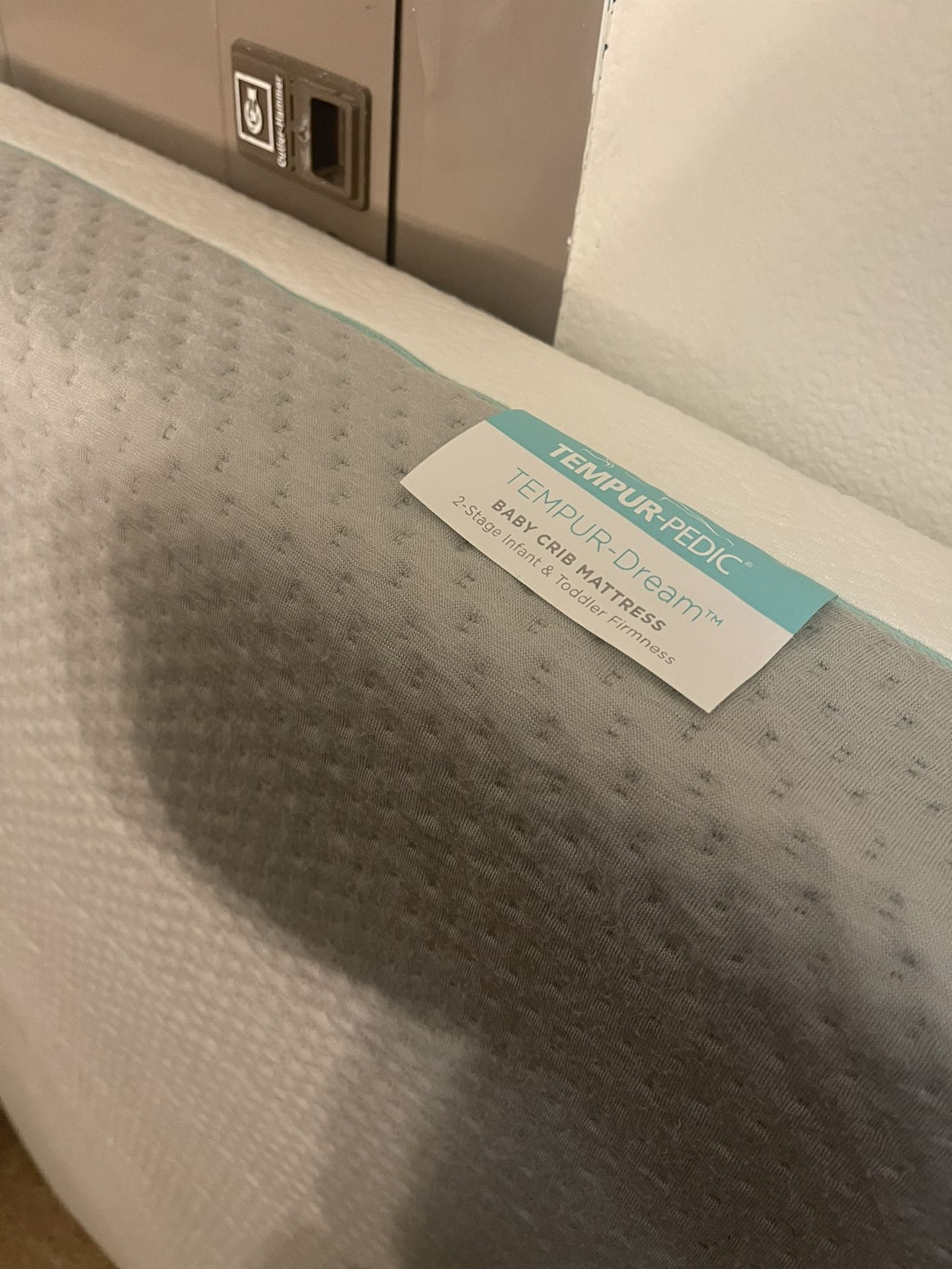 TEMPUR-DREAM 2-STAGE CRIB MATTRESS
