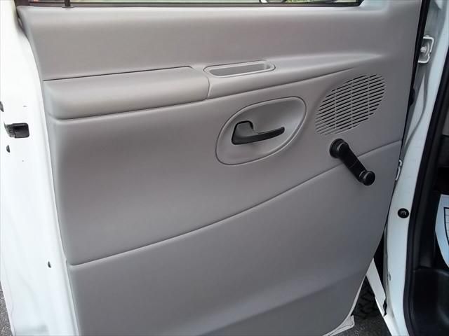 2001 Ford Econoline Cargo Van