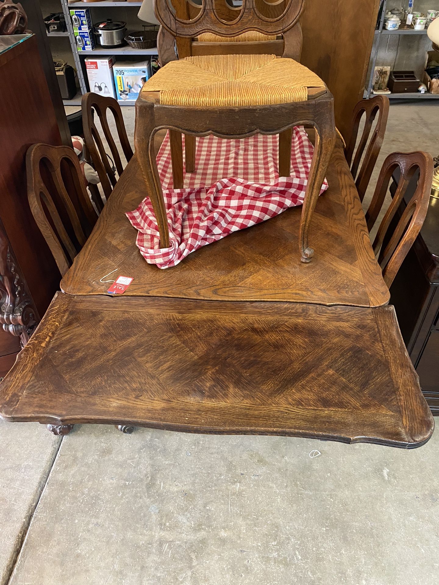 Antique Luis XIV Dining Table w/Built In Leaves