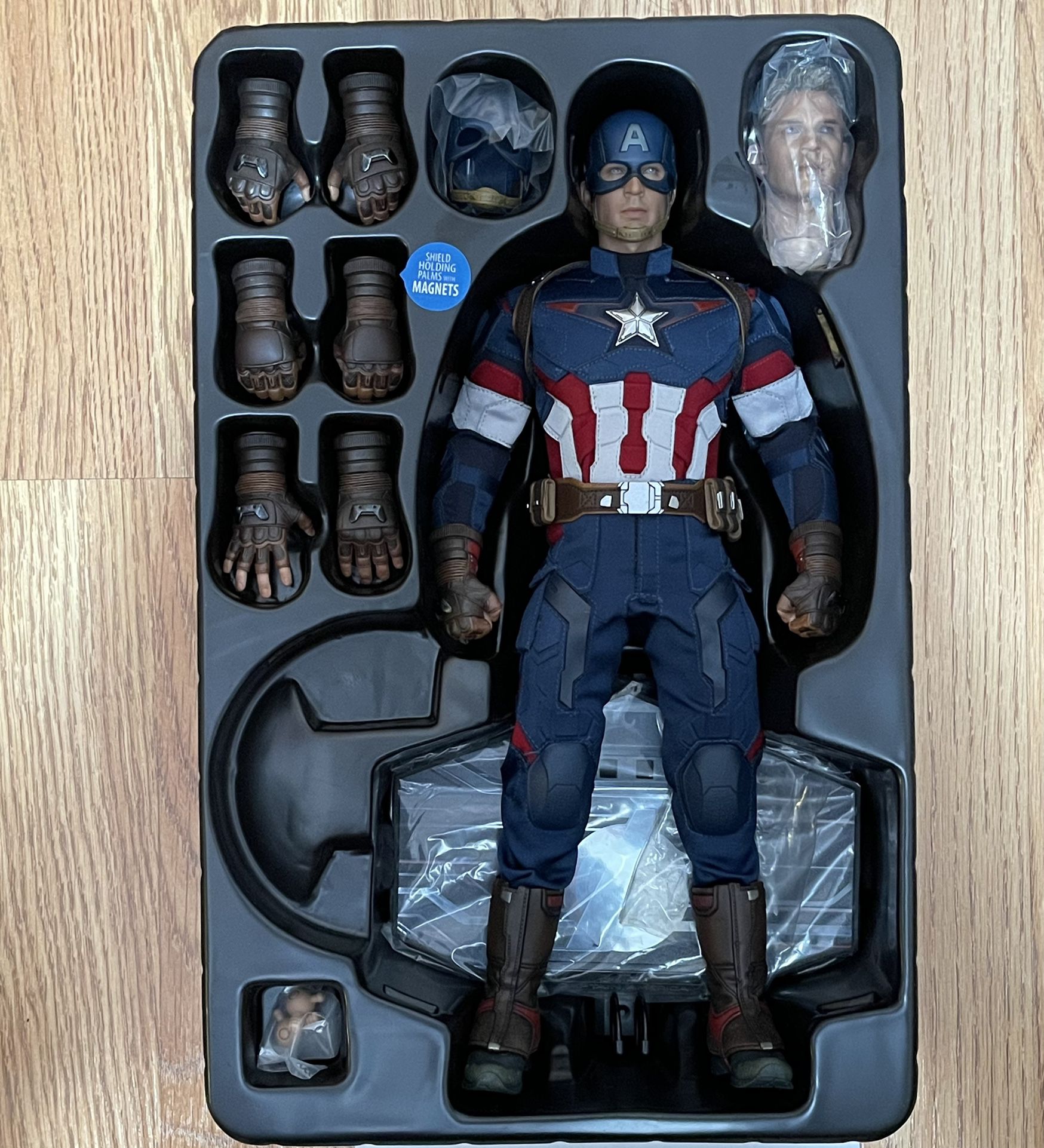 Hot Toys Captain America Age Of Ultron 