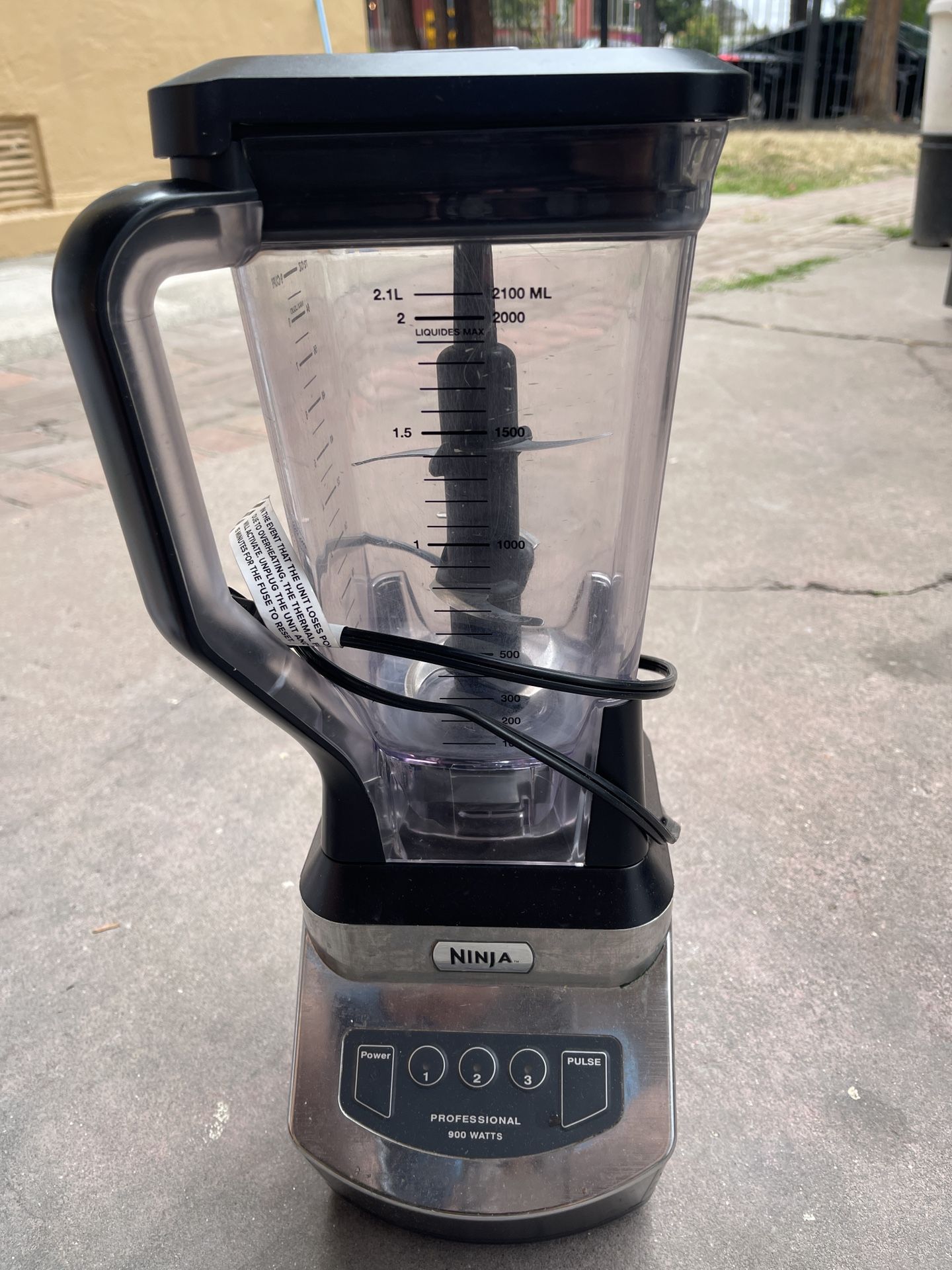 Ninja Professional 900 Watts