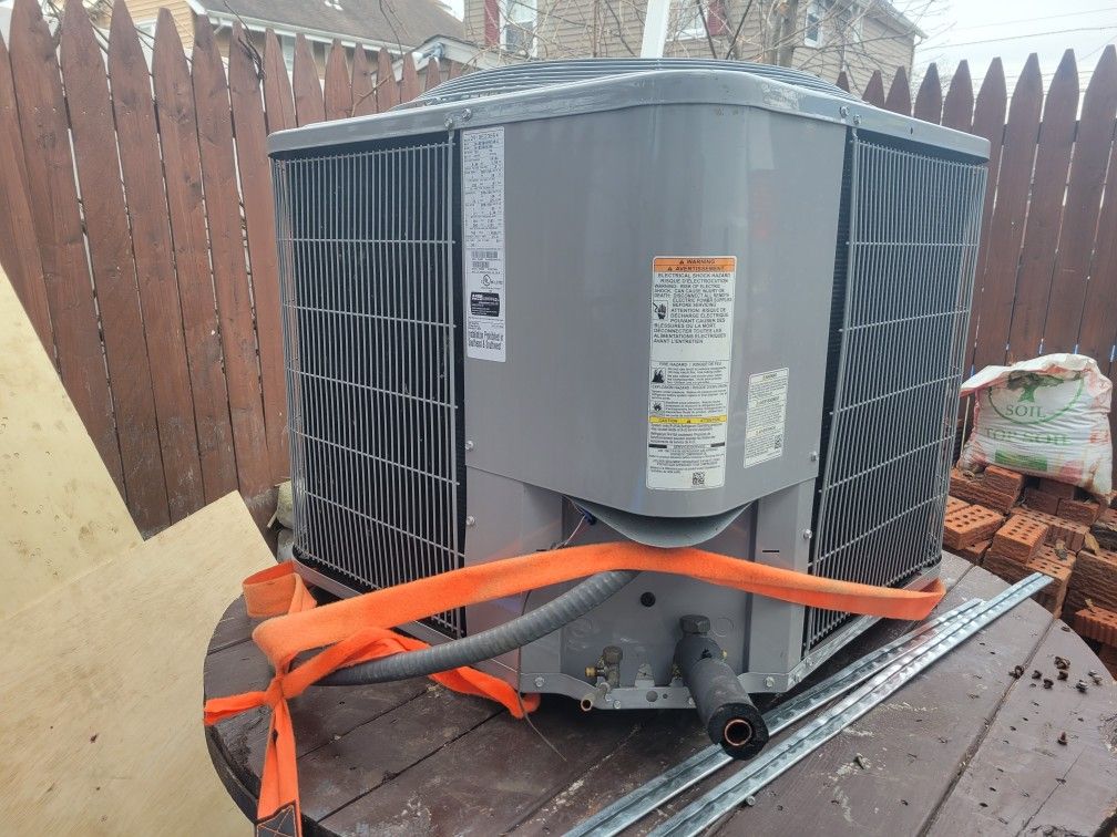carrier 3Ton fan coil and condenser