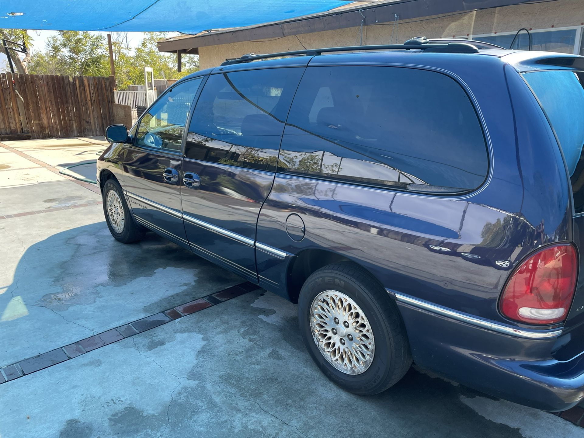 1996 Chrysler Town & Country