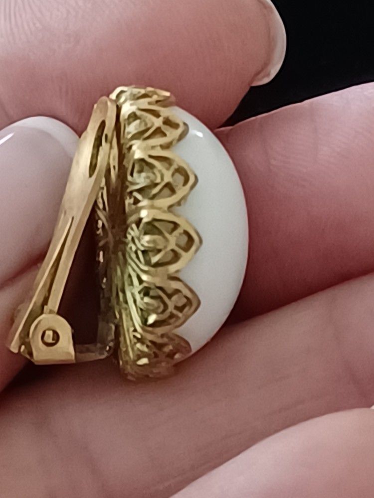 Vtg.Gold Plated White Marble Clip On Earrings