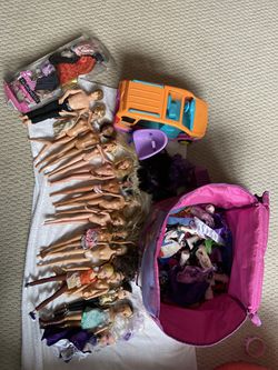 Barbie Lot Barbie bag Barbie clothes Truck  Thumbnail