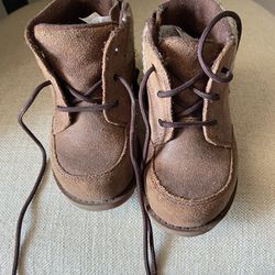 Toddler Size 7 UGG Boots Thumbnail