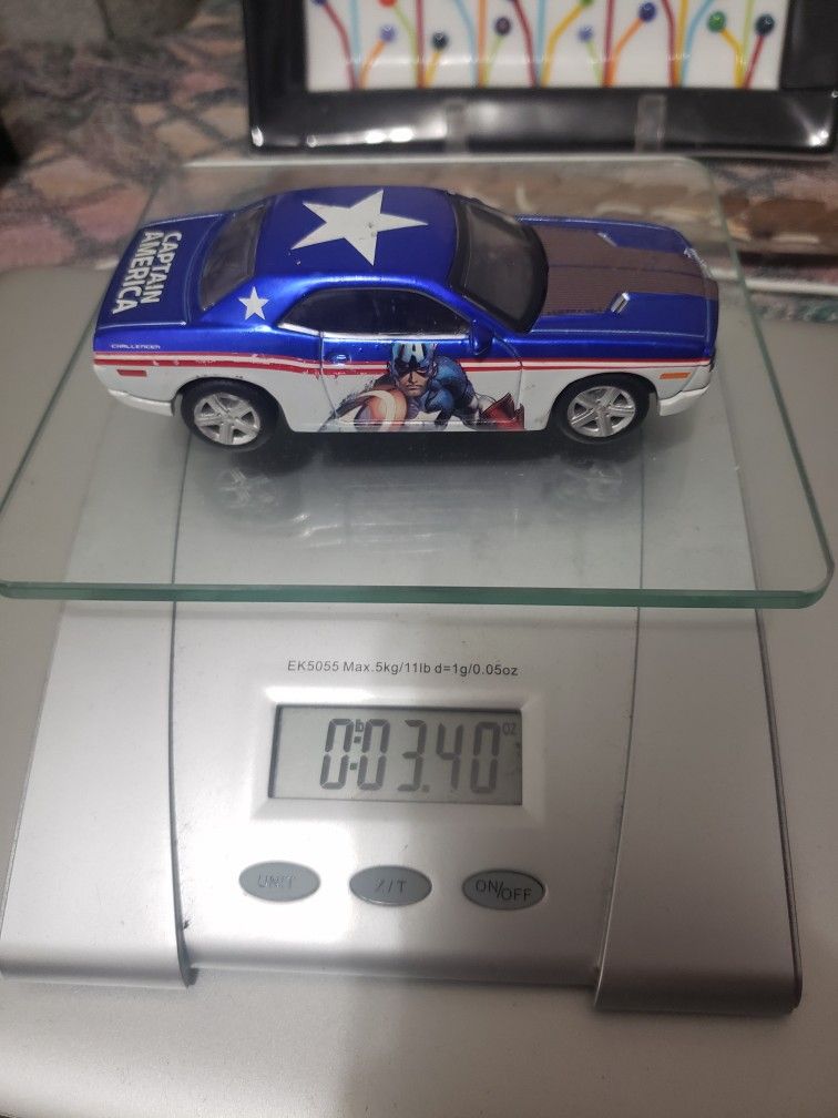 Maisto 1:43 Scale Dodge Challenger Concept