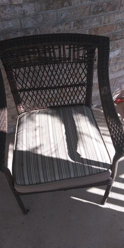 Small Patio Table w/ 2 Chairs Thumbnail