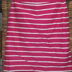 Banana Republic Women's Size 4 Red White Stripe Pencil Skirt Fully Lined

Excellent Condition!!

**Bundle and save with combined shipping**

 Thumbnail