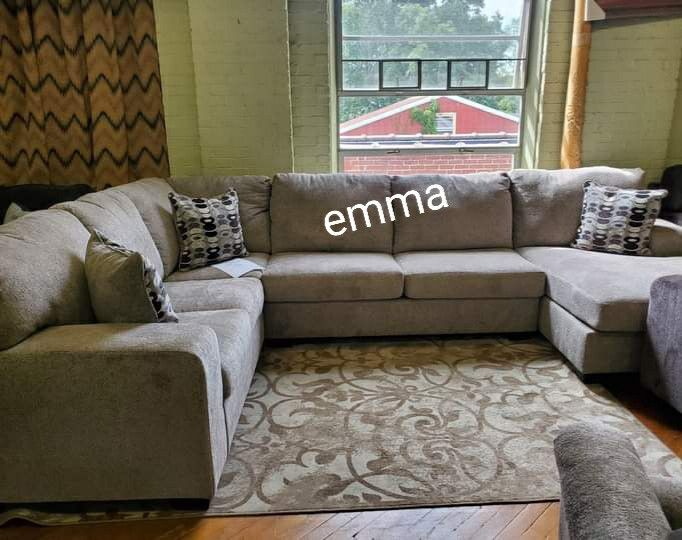 BRAND NEW | Ballinasloe Sectional with Chaise-(Smoke And Platinum Color) (Color Optional)👉 ASHLEY FURNITURE