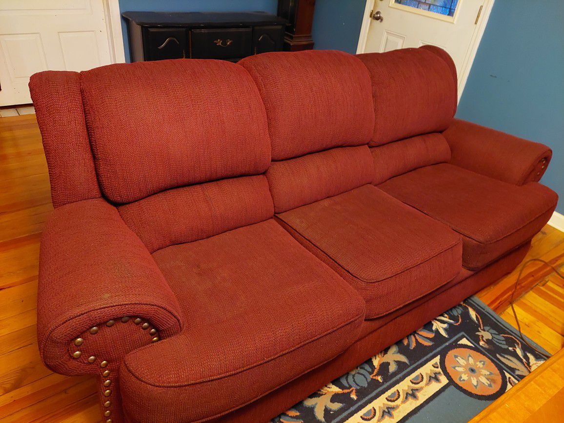Couch Burgundy 