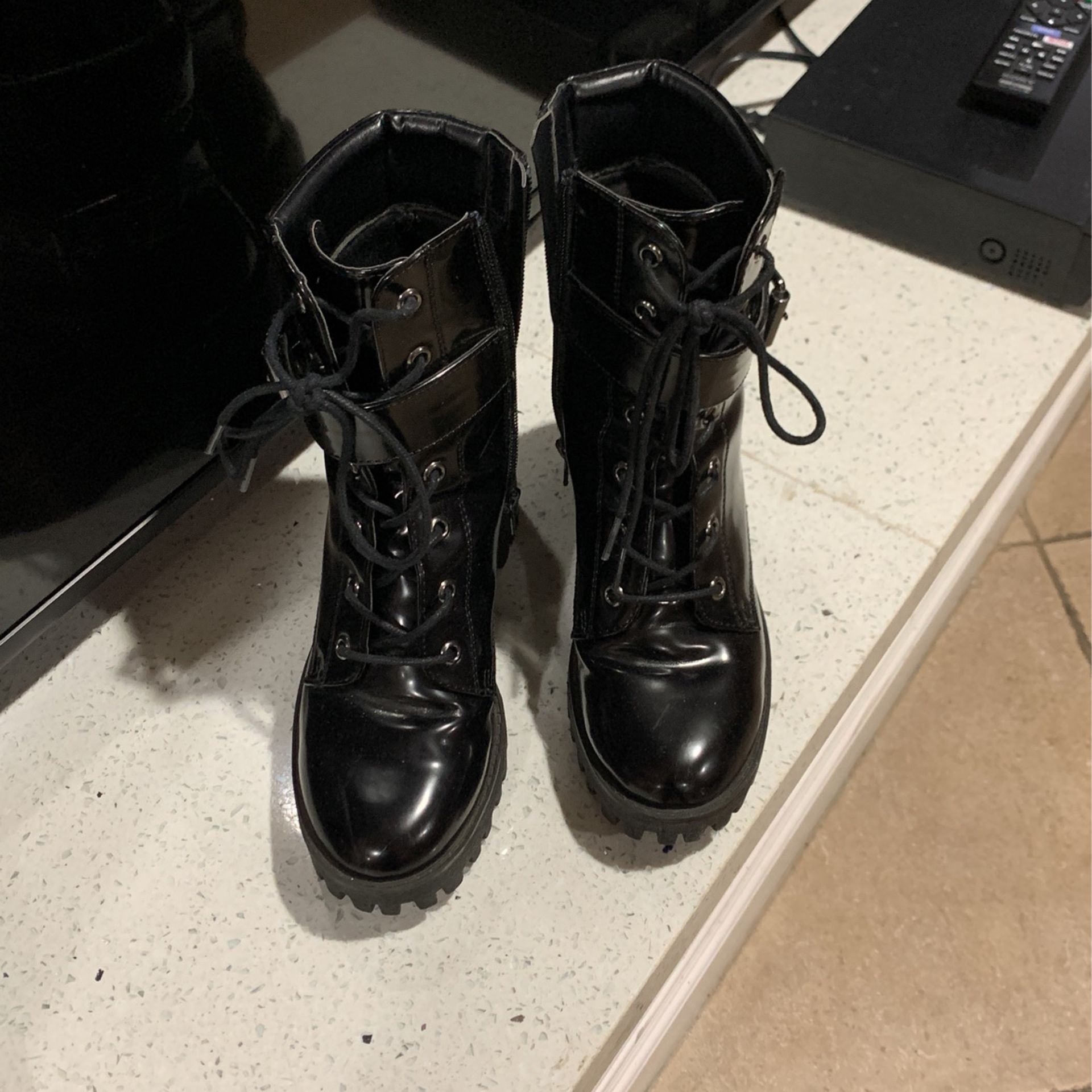 Madden Girl Boots Size 6.5