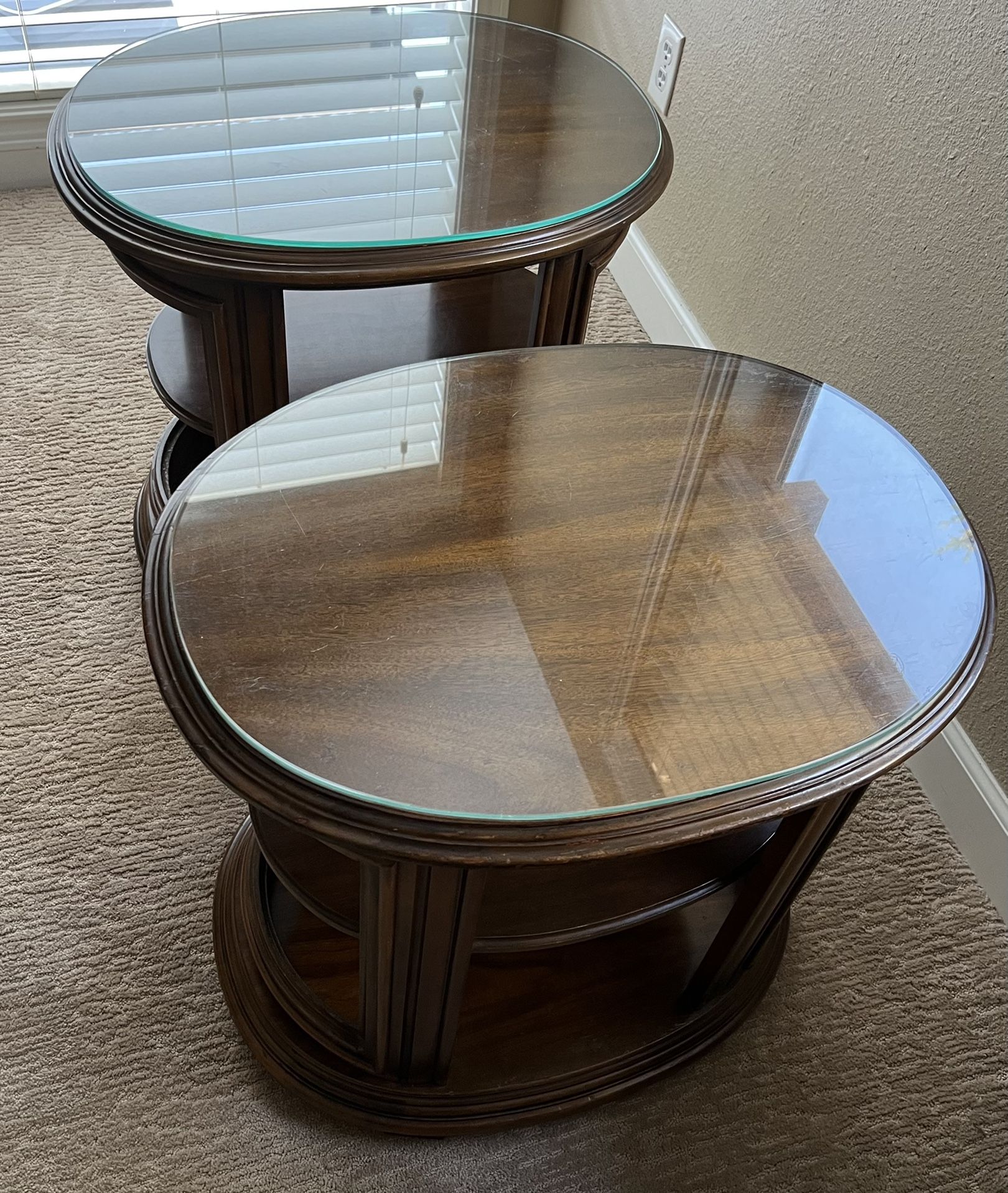 🤩 (only 1 Table Left!) Two Mid-Century Oval Tables and Two Brass Lamps