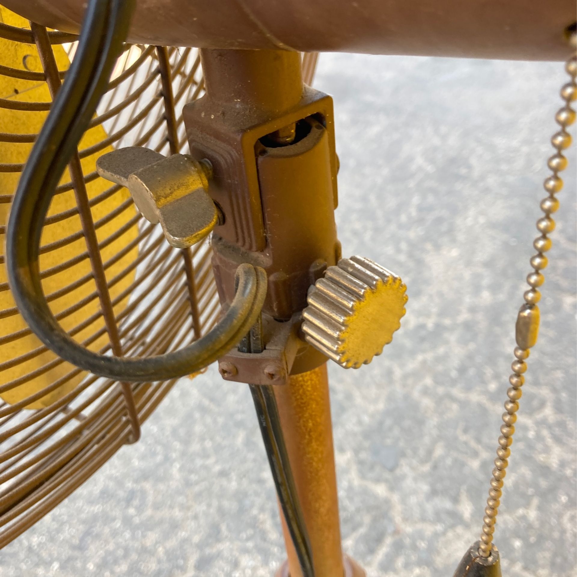 Hampton Bay Pedestal Vintage Fan. Has Speed Settings And Oscillating.