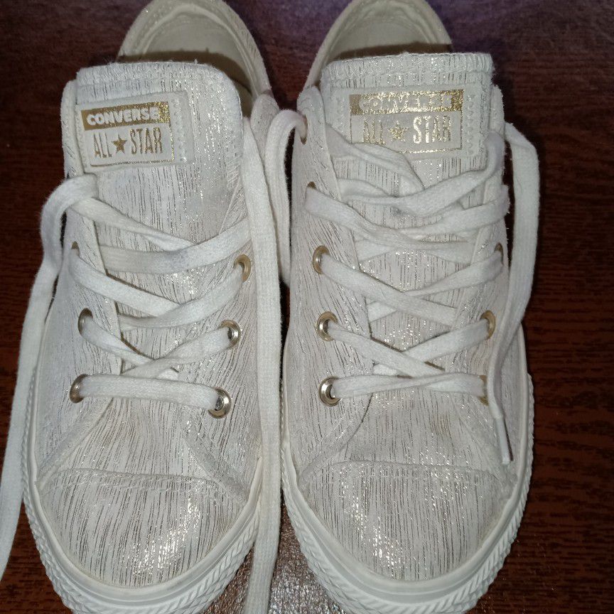 Converse kids  Womens CTAS Precious Metal Low Top Shoes Egret Metallic Size 3 $25