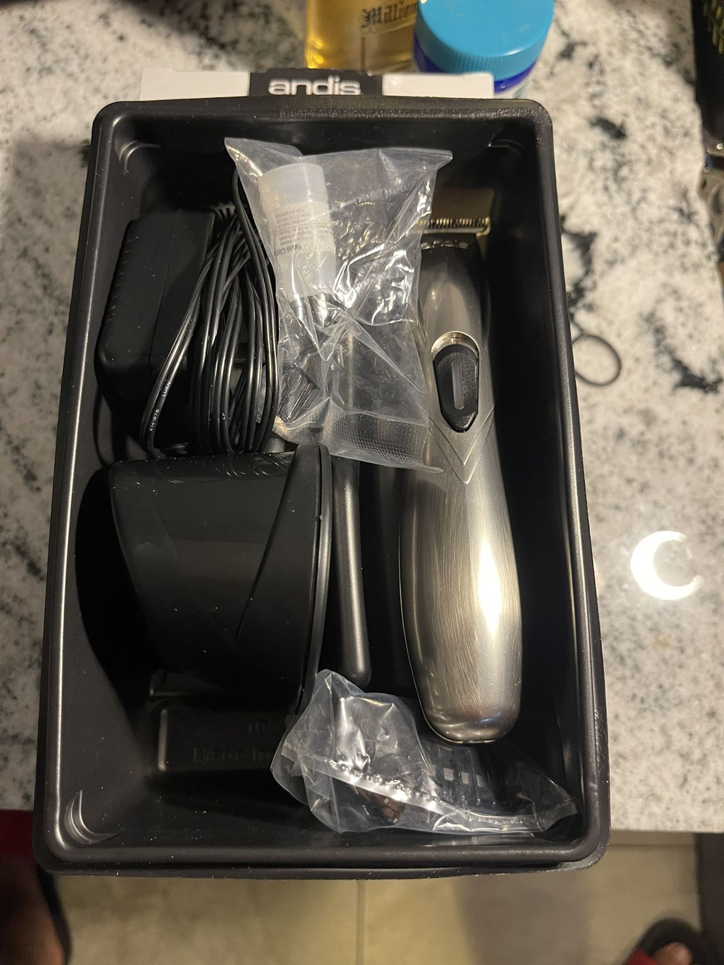BARBER KIT / Wahl Magic Clippers/ Andis Shaver / Slim Pro 
