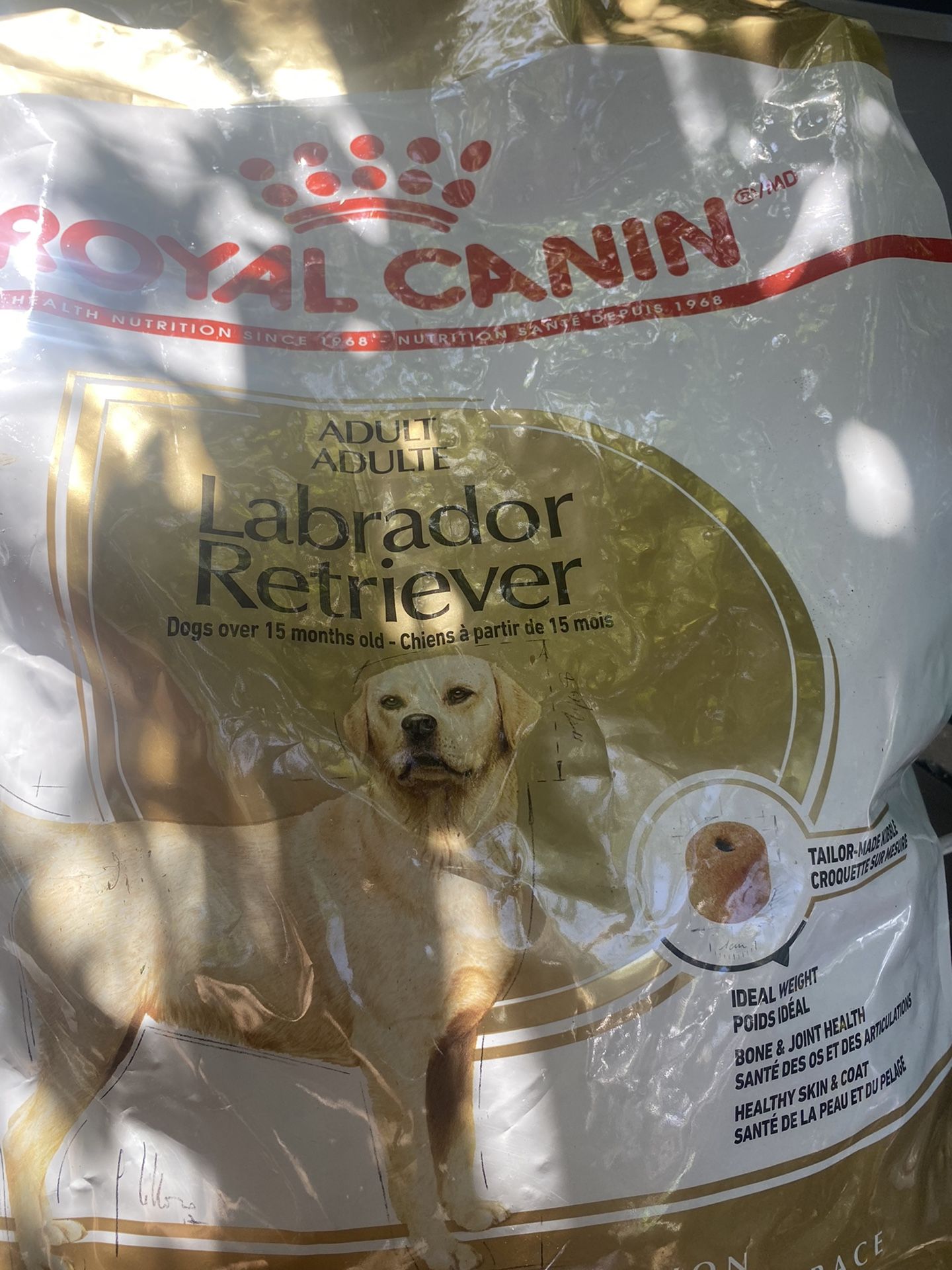 Royal Canin Breed Health Nutrition Labrador Retriever Adult Dry Dog Food, 30 lbs.
