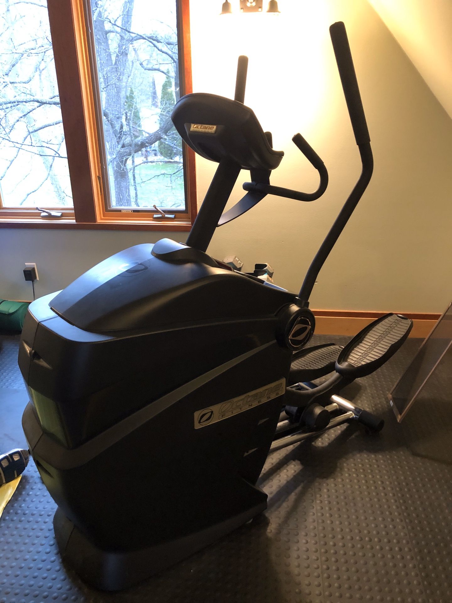 Octane Fitness Q35 Elliptical for Sale in Grant, MN OfferUp