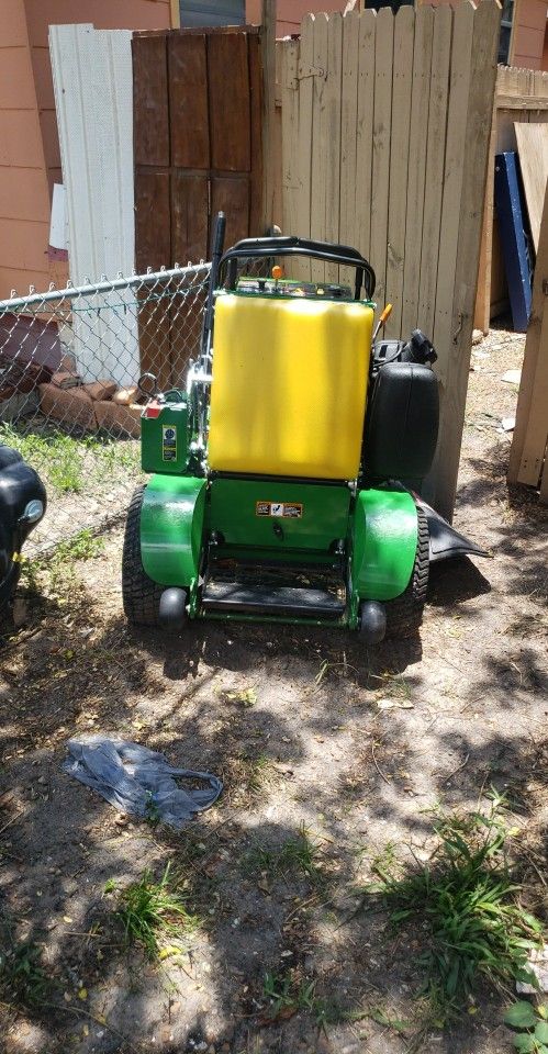 John Deere 636 M