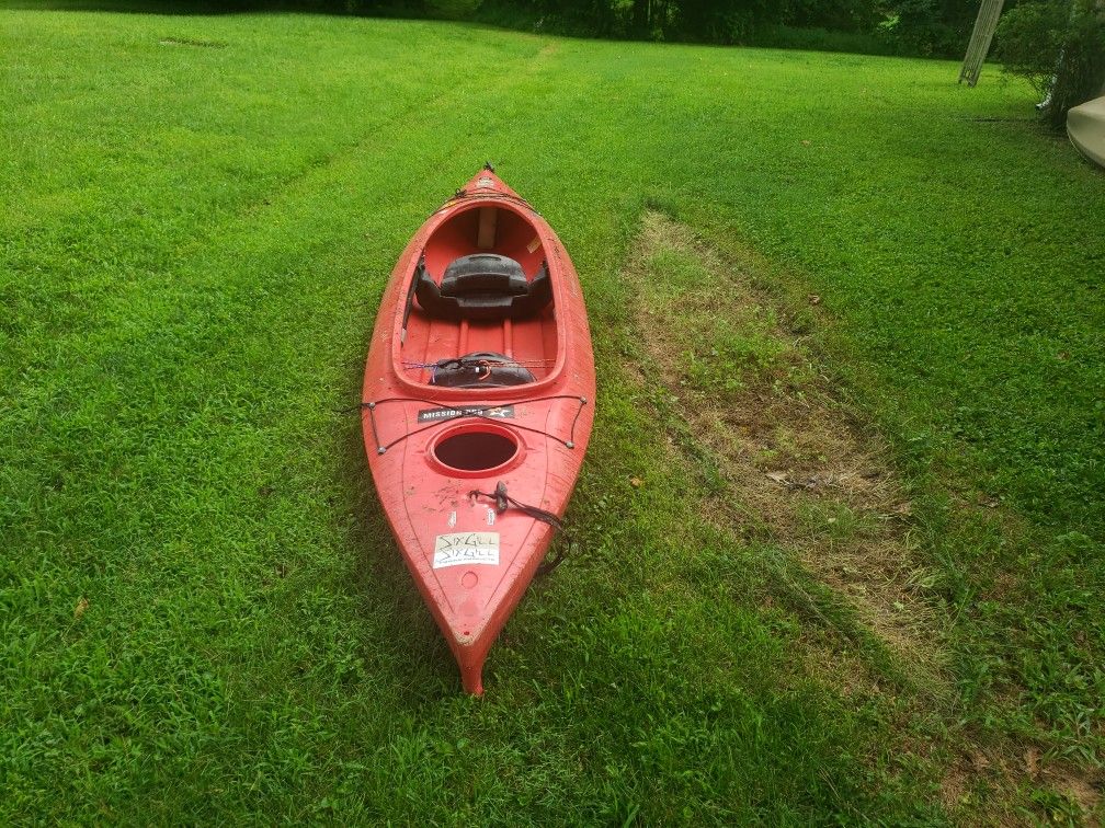 Kayaks Pelican and Perception