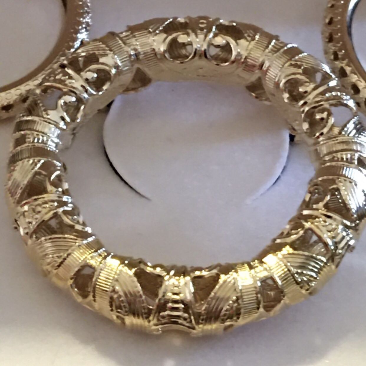 Worthington gold tone brooch and hoop earring set